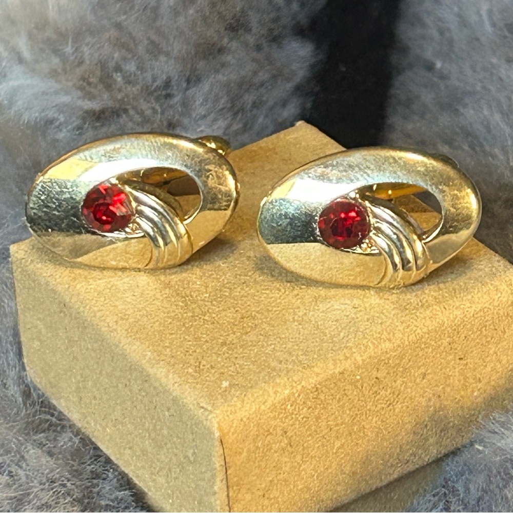 Men’s Vintage Swank gold plated red glass stone accent cuff links
